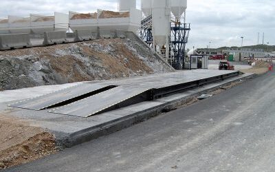 Báscula puente móvil de sobresuelo con plataforma metálica